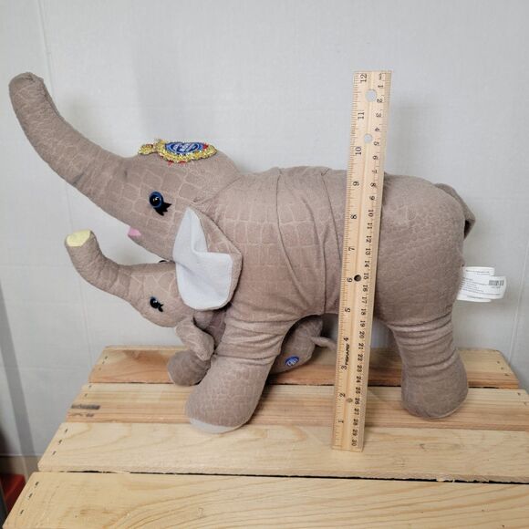 Ringling Brothers Plush Mother and Baby Elephant - Picture 10 of 10